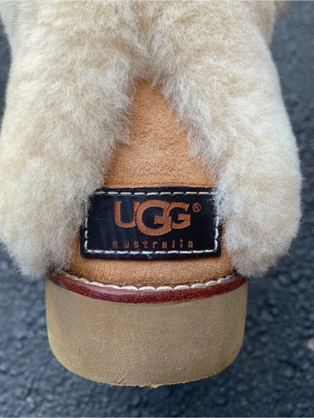 UGG Chestnut Shearling Short Winter Boots